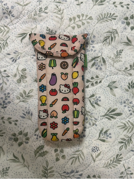 BAGGU Accessories - BAGGU x Hello Kitty Fruits Glasses Sleeve - 2 small flaws